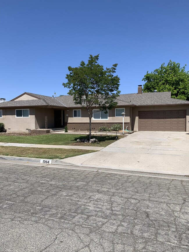 1264 E Escalon Ave, Fresno, CA 93710 House Rental in Fresno, CA