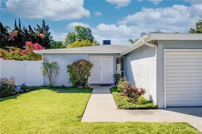 Foto del edificio - 16610 Hart Street, Los Angeles, CA 91406 -...