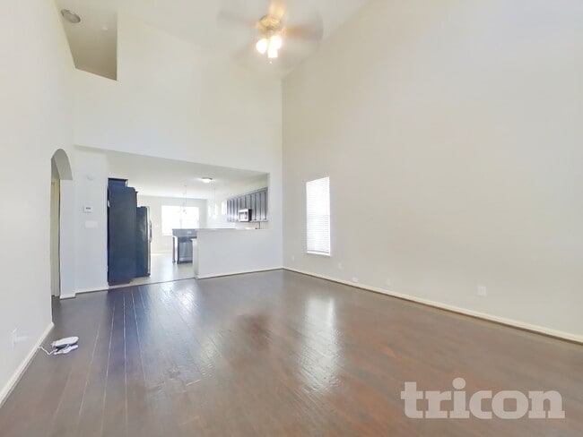 Building Photo - 1422 Collins Dr