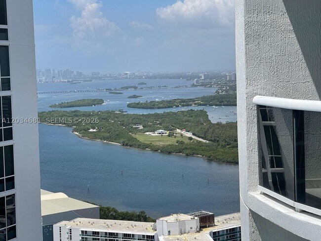 Foto del edificio - 16001 Collins Ave