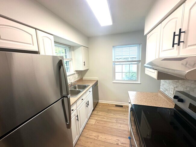 Foto del edificio - 7614 Pons Ln