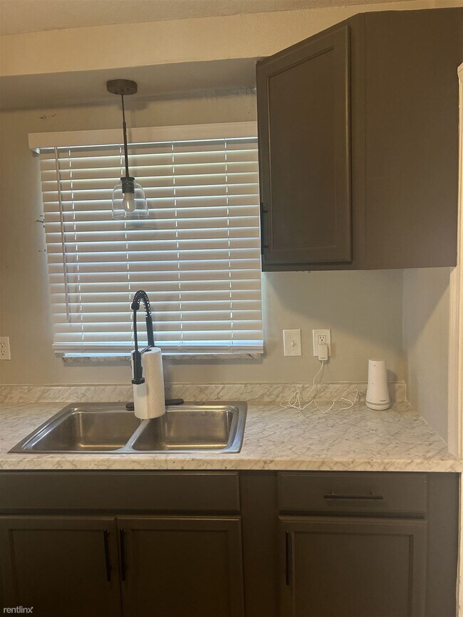 Foto del edificio - 3 br, 1.5 bath House - 11584 Nottingham Rd