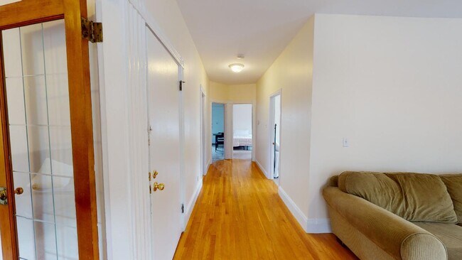 Building Photo - 149 Centre St