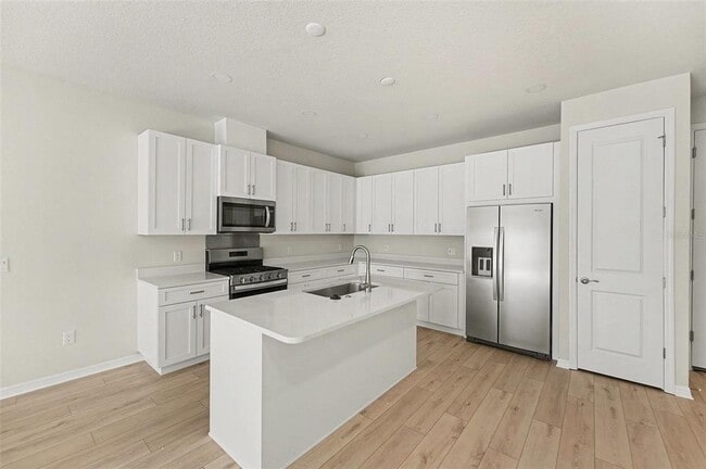 Building Photo - 2549 Mario Wy