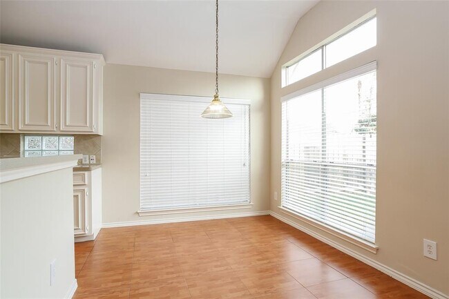 Building Photo - 2531 Bisbane Dr