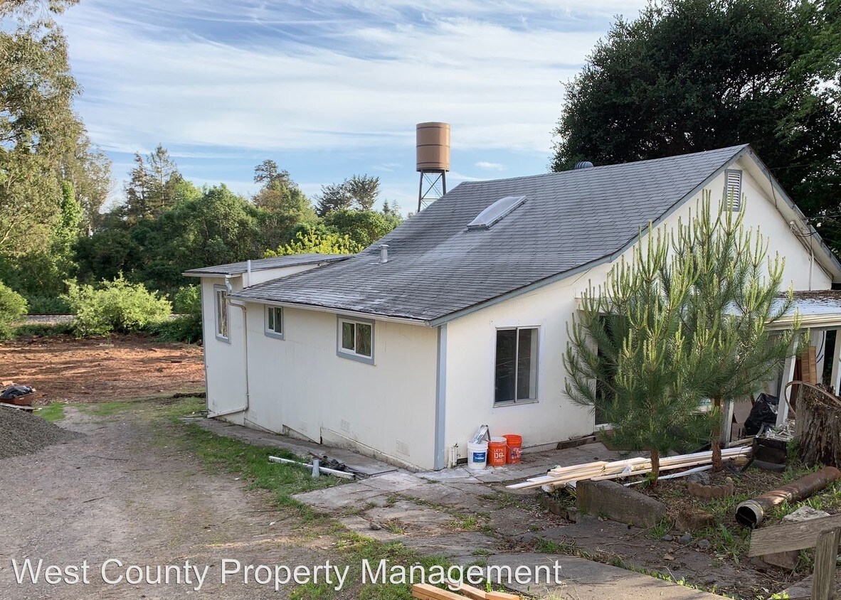 Primary Photo - 3 br, 2 bath House - 186 Adobe Rd