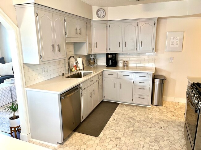 Foto del edificio - 1821 Johnson St NE