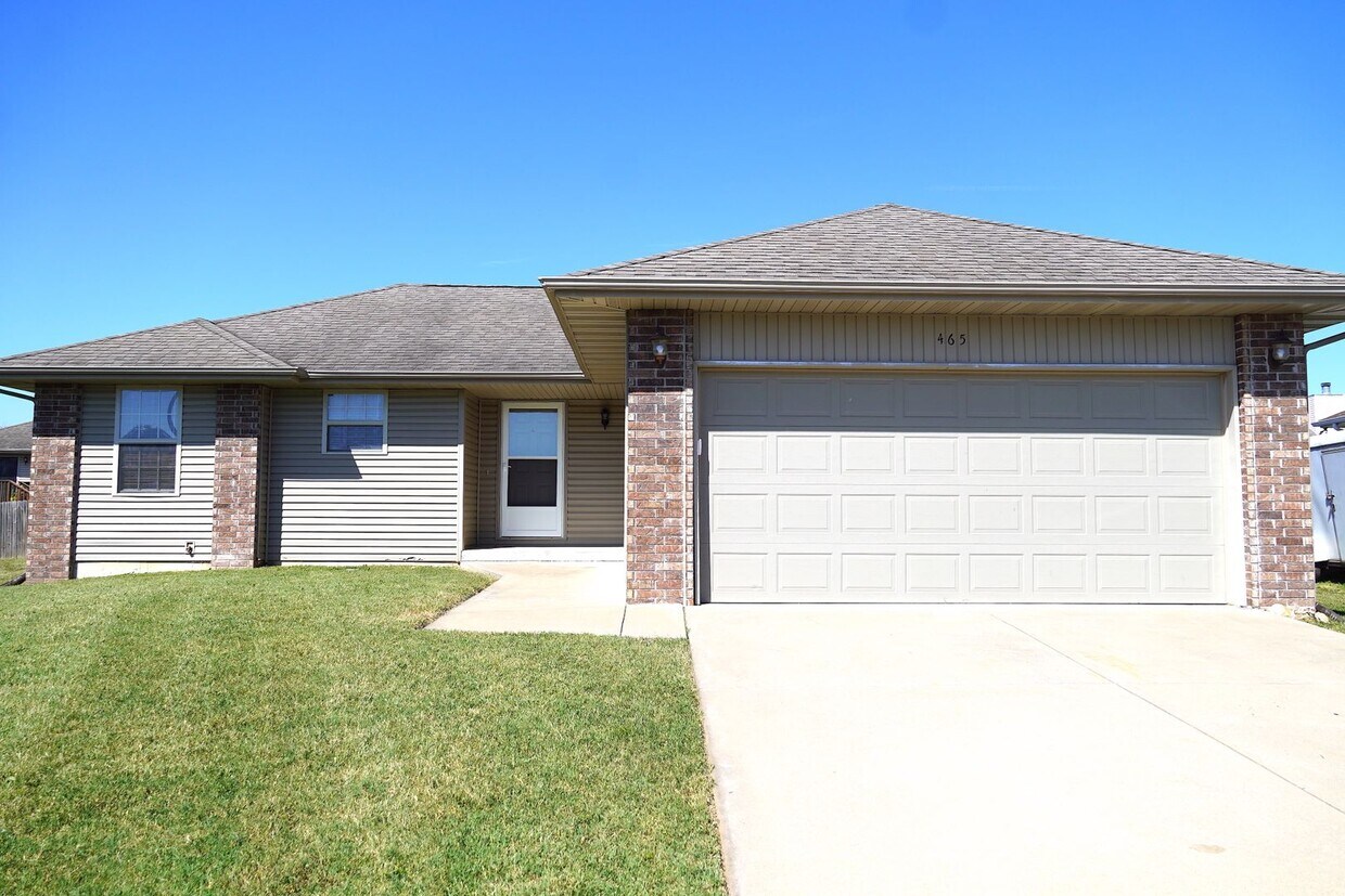 Primary Photo - 3-Bed, 2-Bath Home for Rent in East Republ...