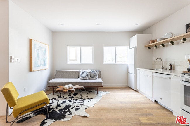 Building Photo - 1946-1944 Preston Ave