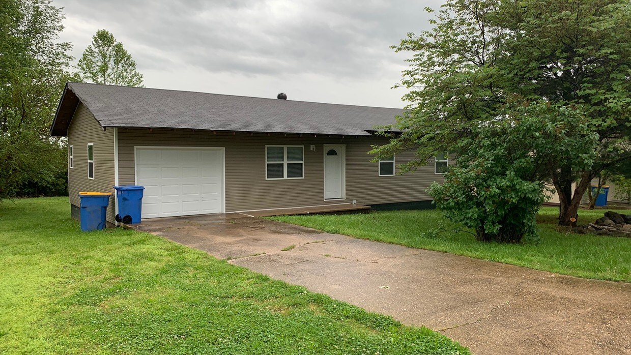 2003 Cedar Ridge Rd, Harrison, AR 72601 House Rental in Harrison, AR