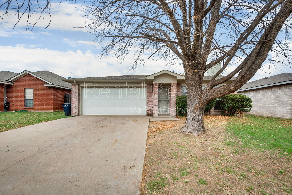 Foto principal - 2500 Stagecoach St