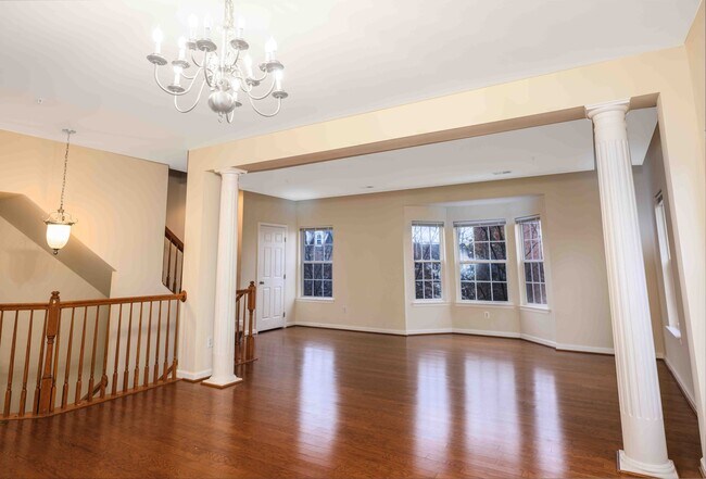 Building Photo - 2691 Sheffield Hill Way