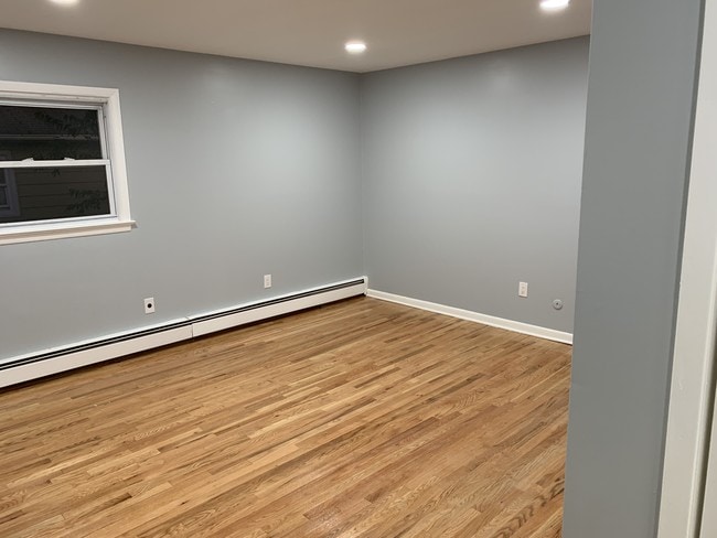 Master bedroom - 15 E 8th St