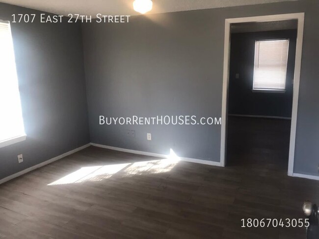 Building Photo - RENT is $675 + Pay $0 deposit at Move-In