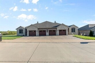 Building Photo - 103 Autumn Leaf Dr