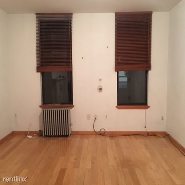 Primary Photo - 246 N 5th St