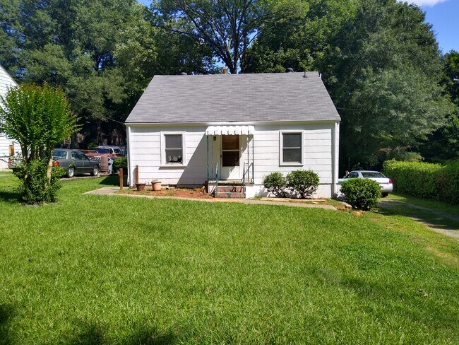 Foto del edificio - 1627 Browns Ave