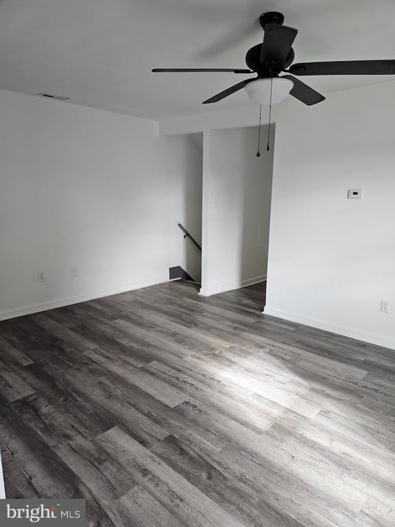 Building Photo - 87 E Barber Ave