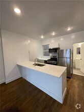 Building Photo - 103 Renwick St
