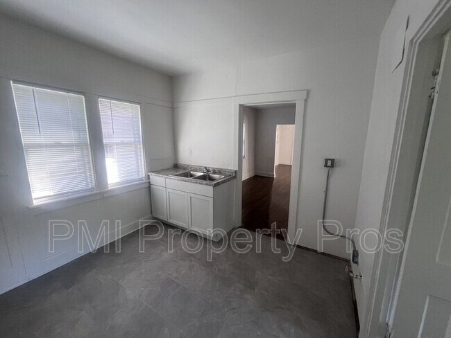 Building Photo - 3138 N 11th St