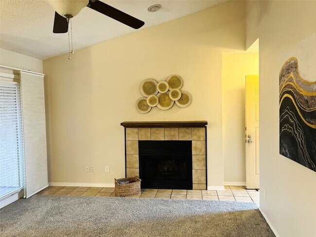 Building Photo - 1304 Harwell Dr