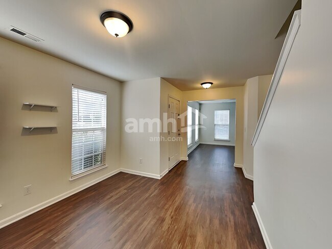 Foto del edificio - 11148 Carver Pond Rd