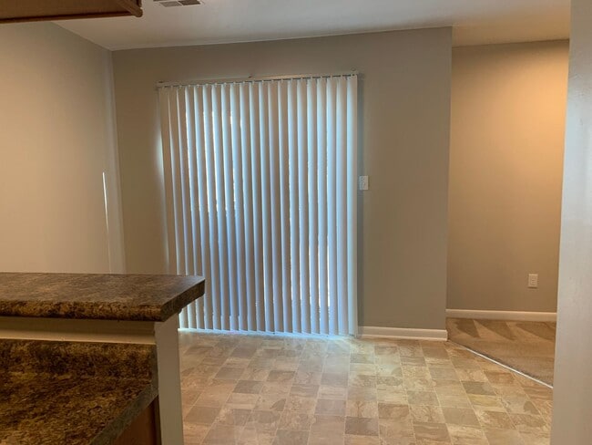 Building Photo - 4416