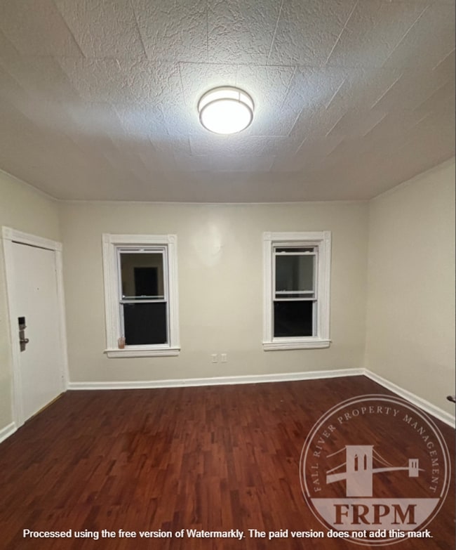 Building Photo - 90 Montaup St