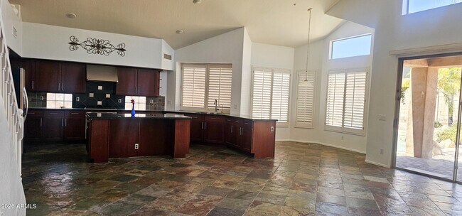 Foto del edificio - 9720 E Davenport Dr