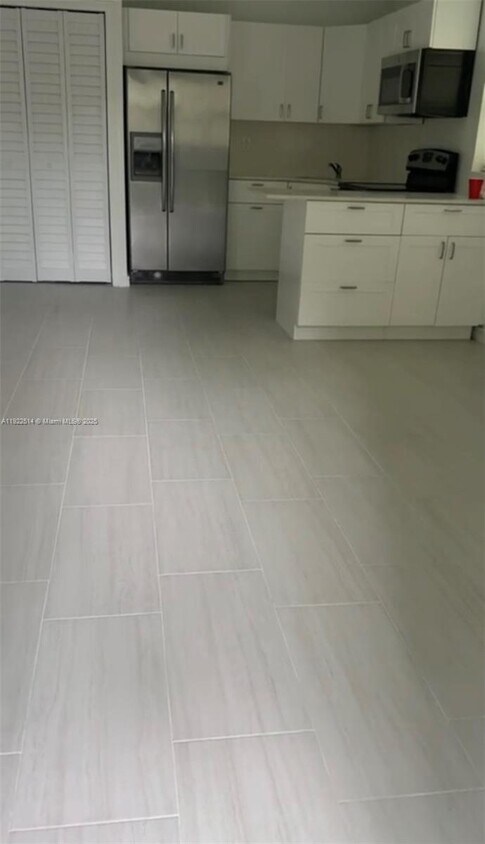 Foto del edificio - 3912 SW 12th Ct