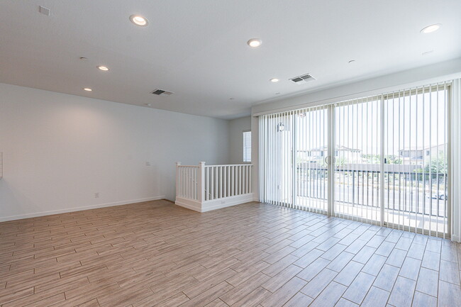 Building Photo - 4641 S Element