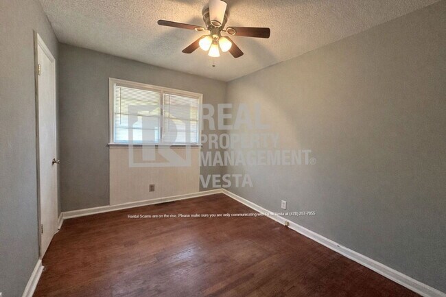 Foto del edificio - 1843 Canterbury Rd