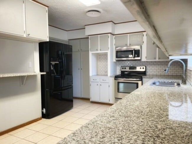 Building Photo - 103 Cynthia Dr