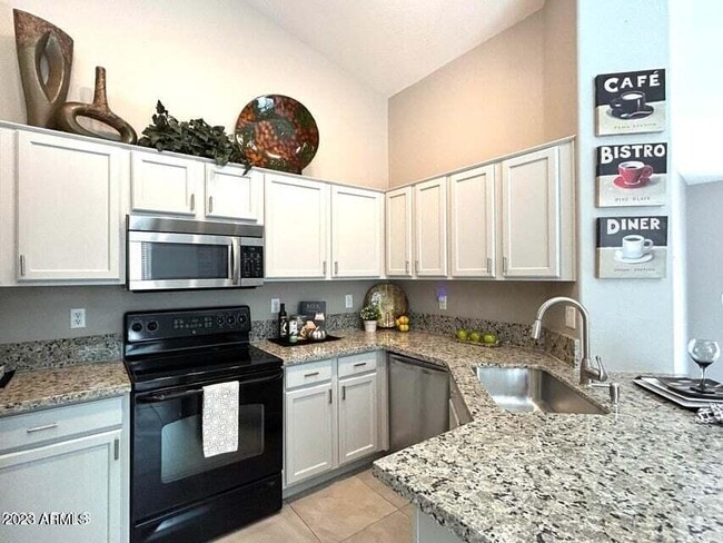 Foto del edificio - 15247 W Elm Cir