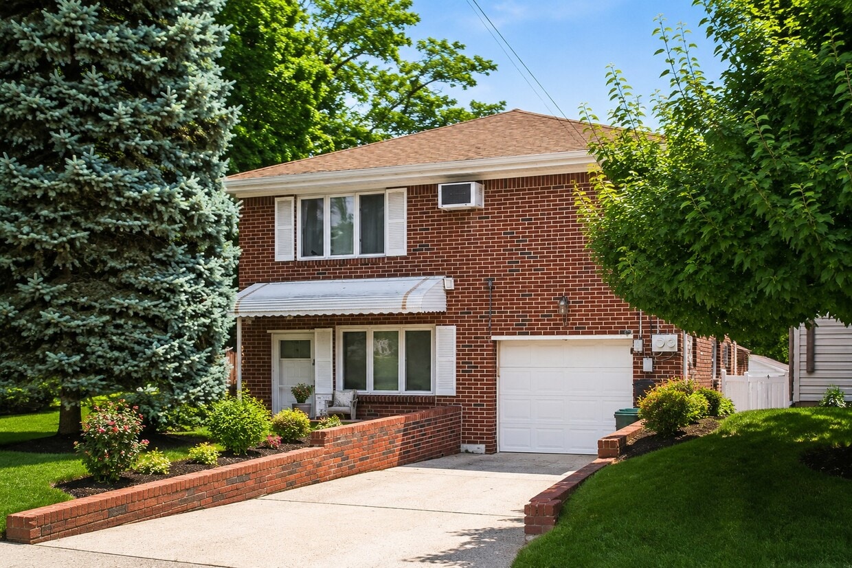 Photo - 343 Tremont Ave (Fort Lee, NJ)