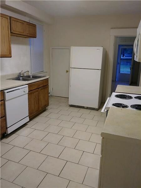 Foto del edificio - 3509 Killam Ave
