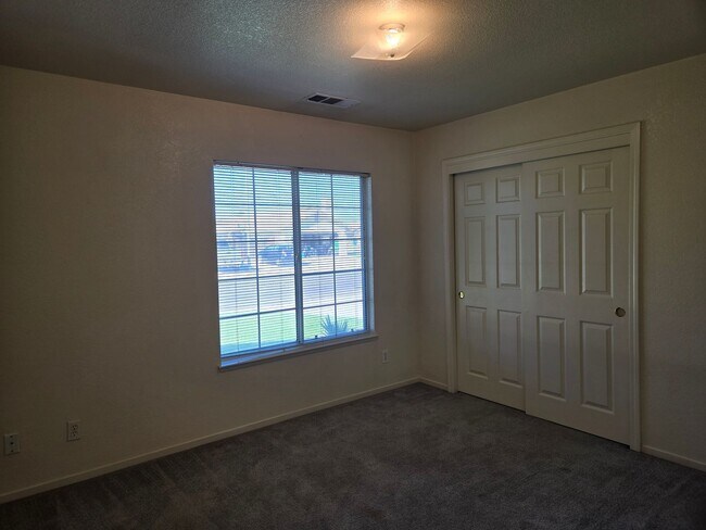 Foto del edificio - 20427 Sparrow Ct