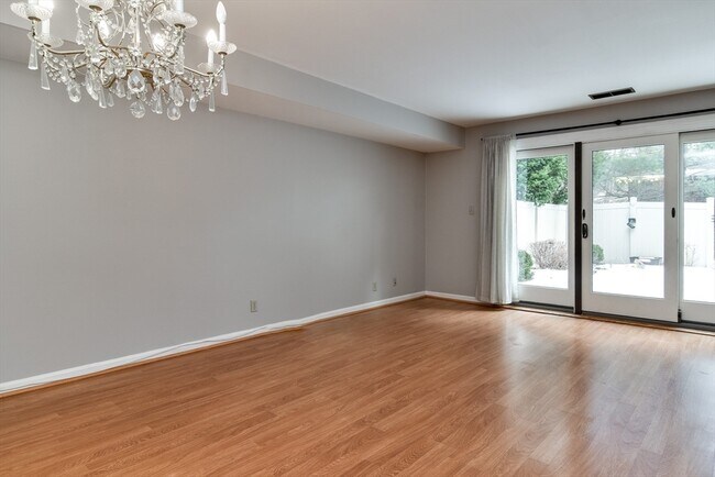 Foto del edificio - 1907 Windsor Dr