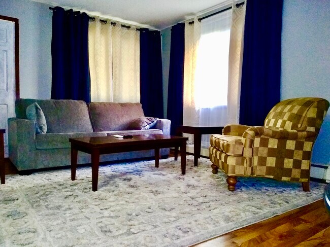 Foto del edificio - 298 Lawson Ave E