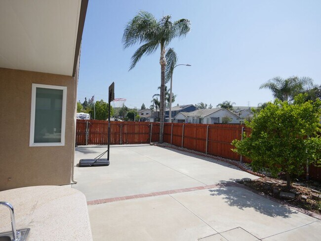 Foto del edificio - 5838 Mimosa Ct