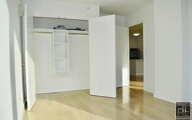 Foto del edificio - 21 STREET