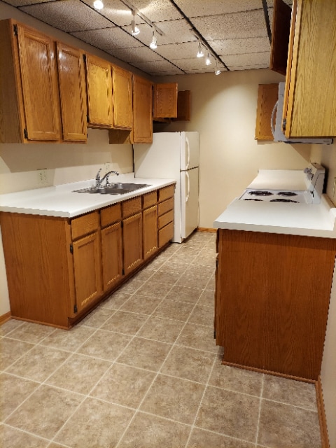 Kitchen - 1831 Parmenter St