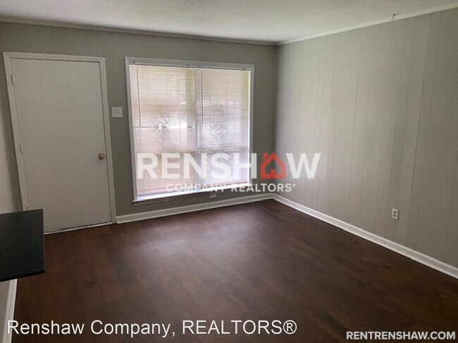 Building Photo - 3 br, 1 bath House - 452 Delta Rd