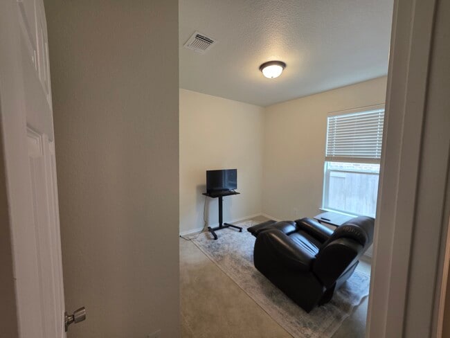 Building Photo - 1217 Backcountry Dr