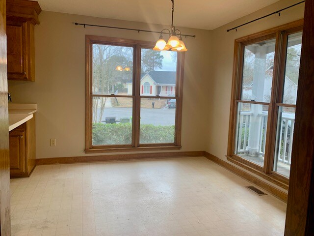 Building Photo - 1205 Riverwalk Way