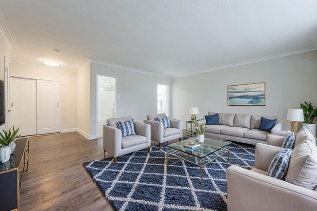 Building Photo - Upper Canada Apartments 165