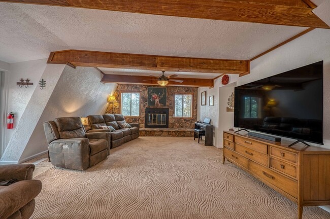Building Photo - 104 Meadowood