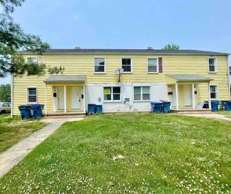 Foto principal - 846-852 S Central Dr