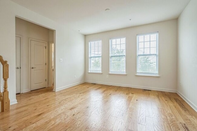 Building Photo - 9904 Wood Edge Wy