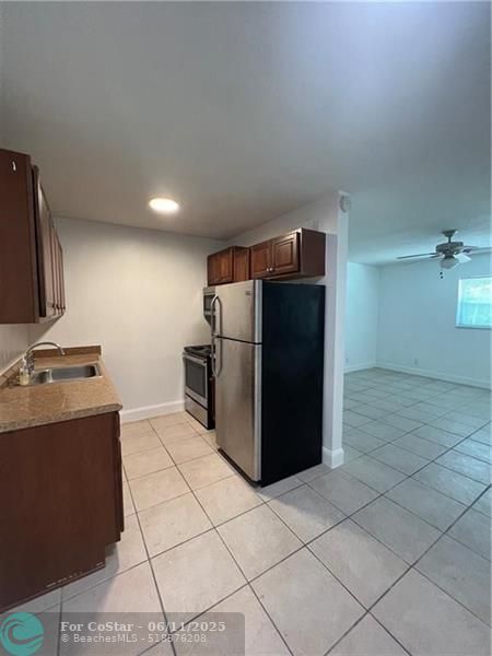 Foto del edificio - 701 SE 15th St